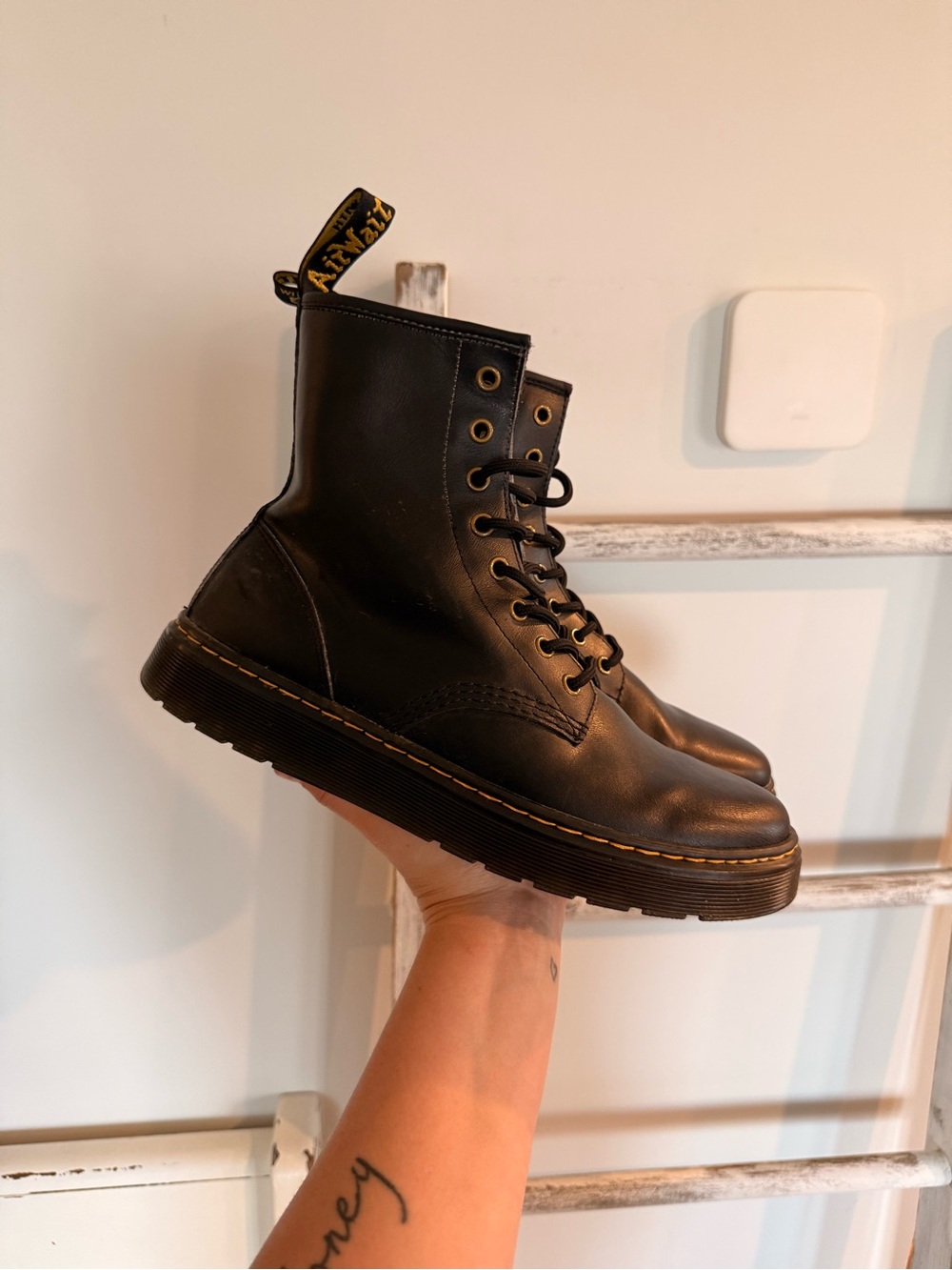 Dr. Martens Zavala Women’s Black Leather Combat Lace Up Sz 10 EUC Worn Once